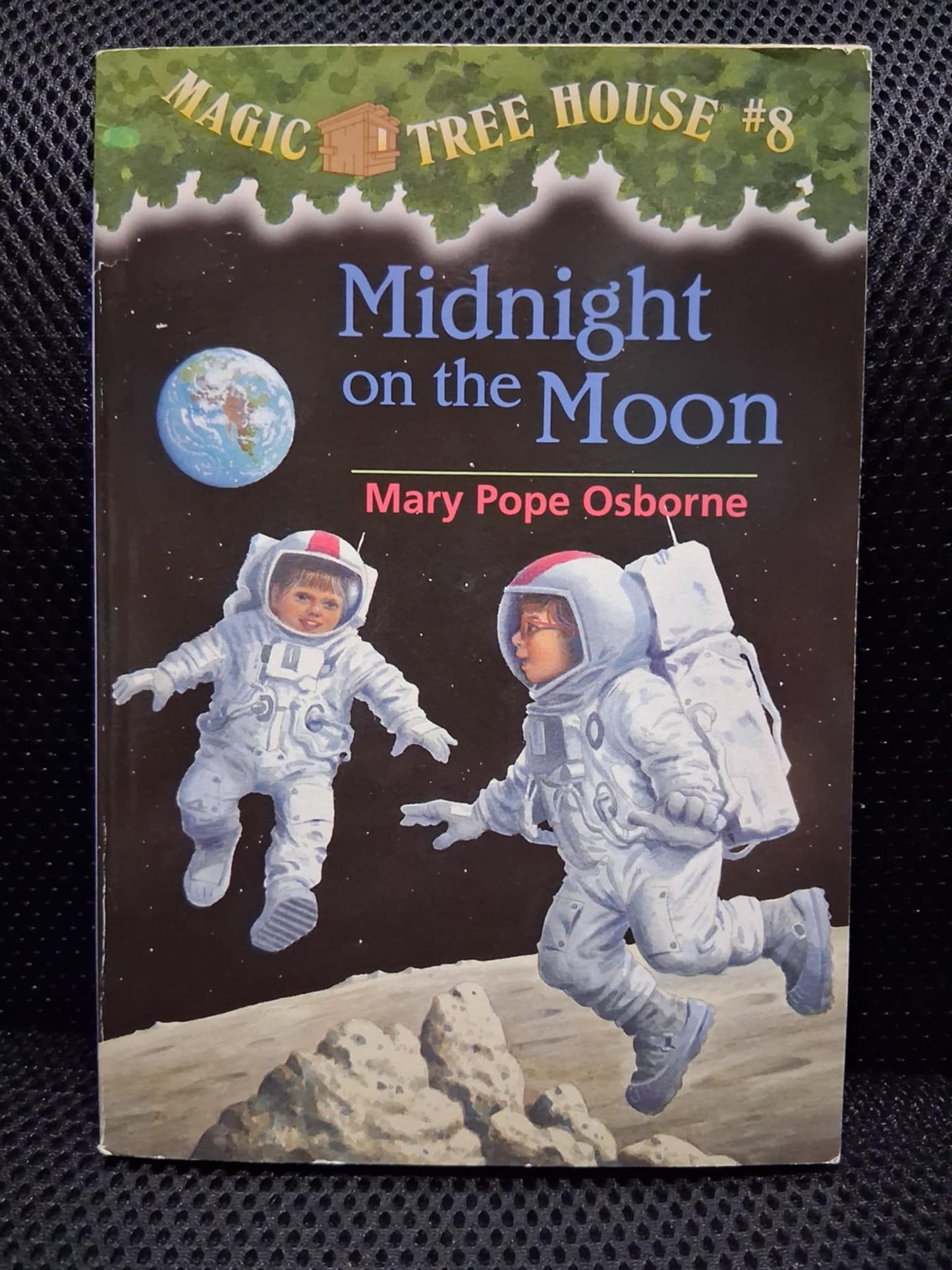 Magic Tree House #8: Midnight On The Moon