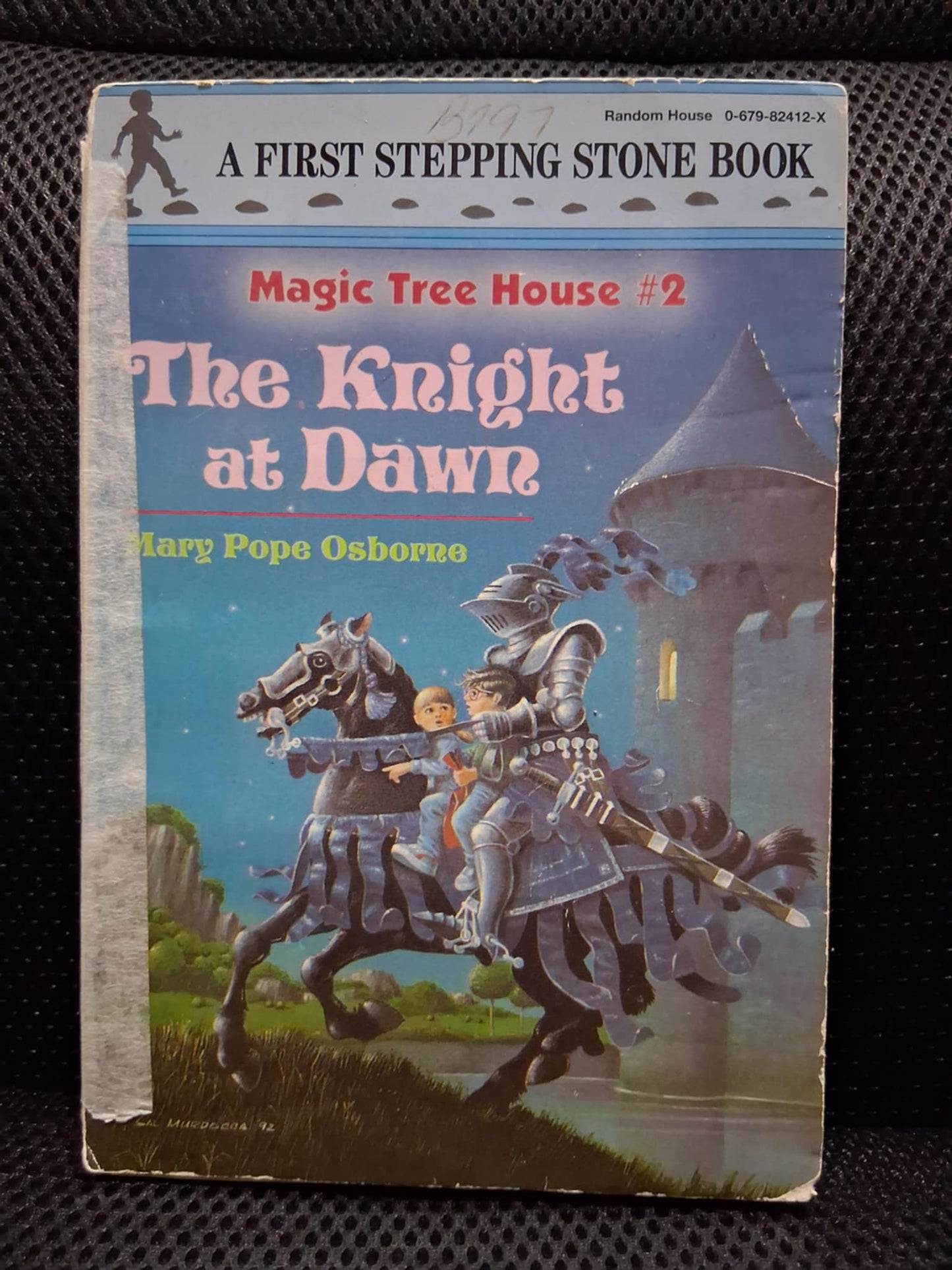 Magic Tree House #2: The Knight At Dawn