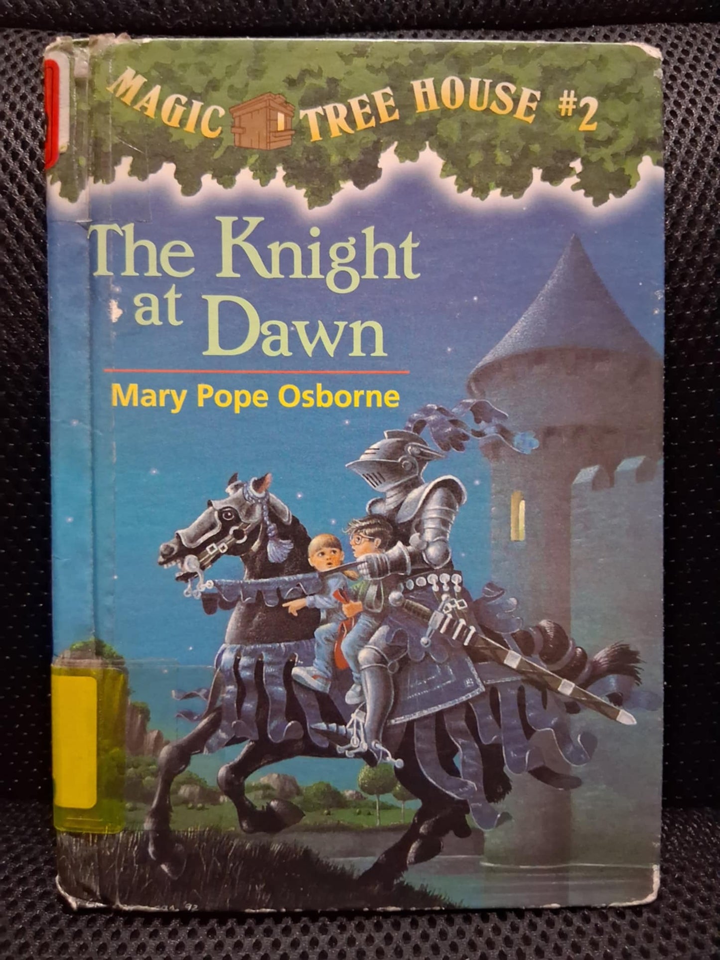 Magic Tree House #2: The Knight At Dawn