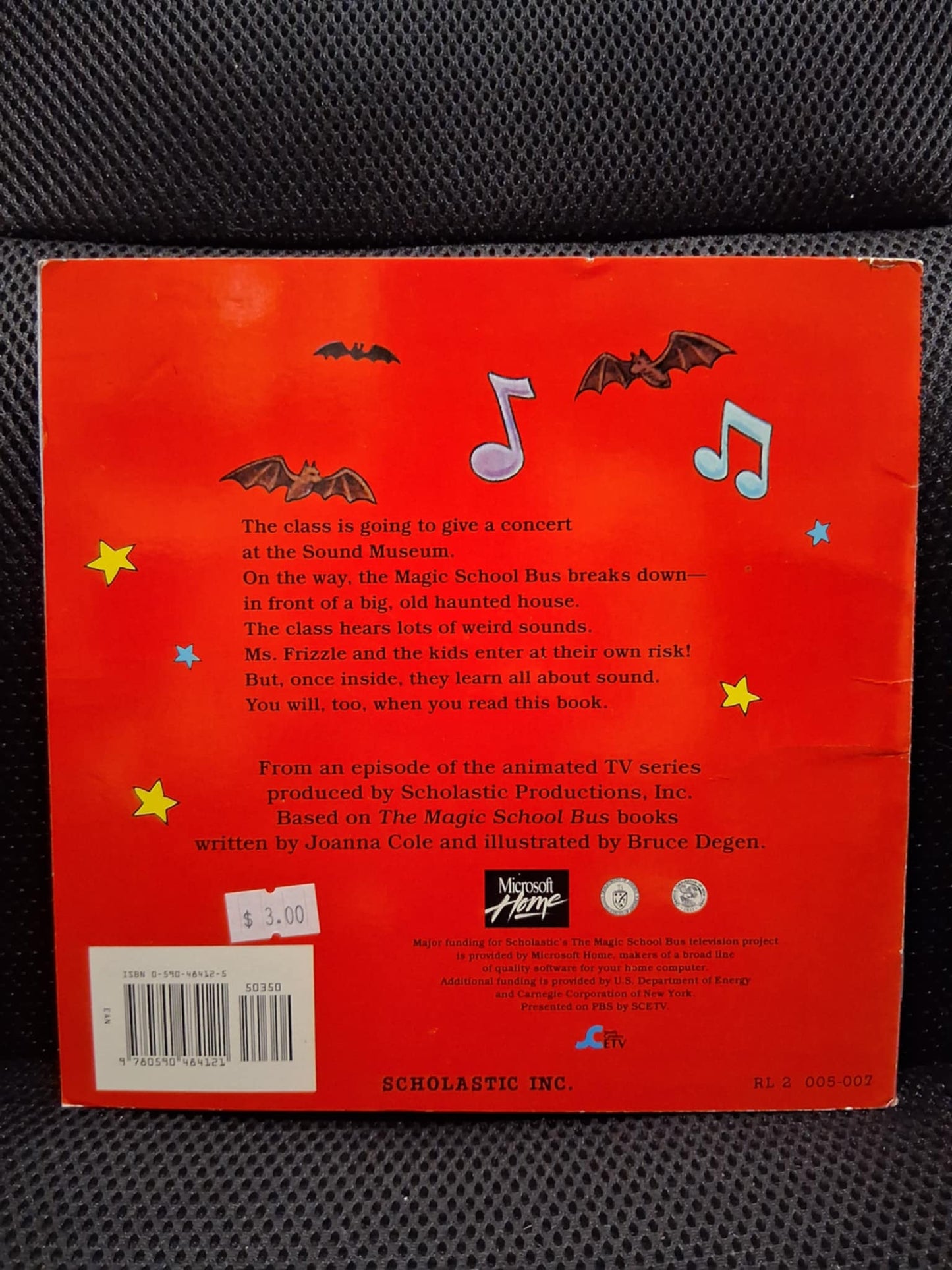 The Magic School Bus In The Haunted Museum: A Book About Sound
