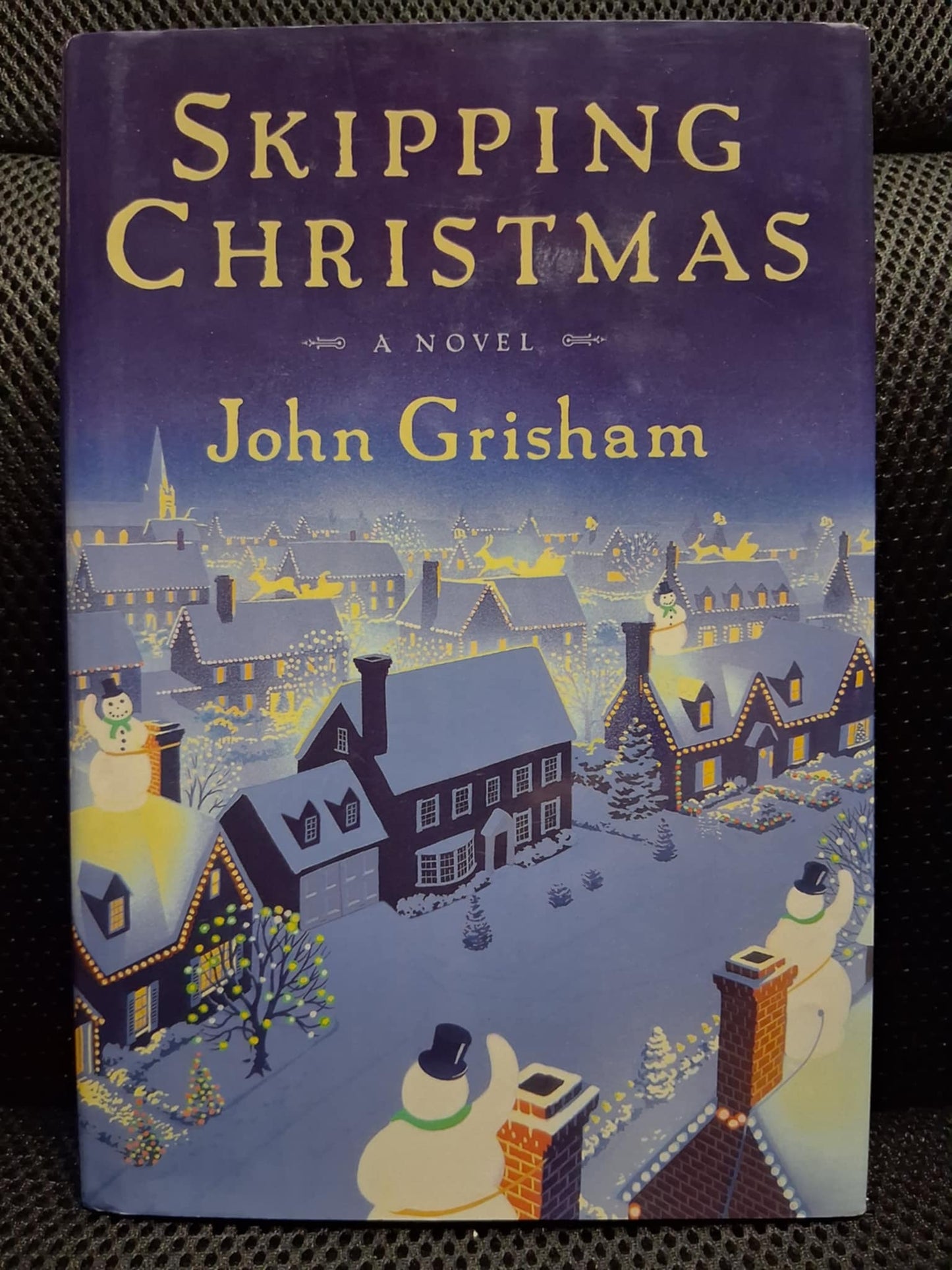 Skipping Christmas: A Novel (Large Print Edition)