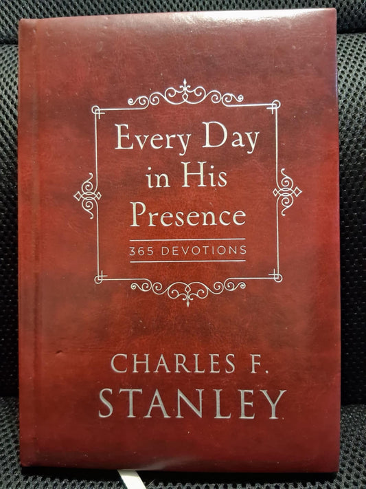 Every Day In His Presence: 365 Devotions - Heaven's Roaring Boutique