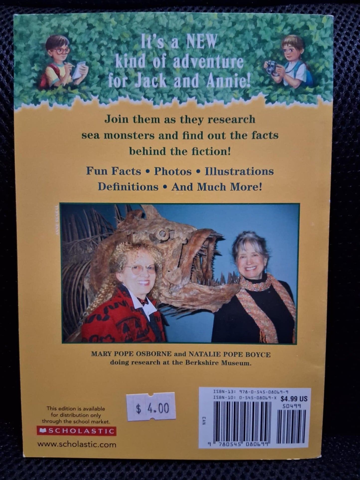 Magic Tree House Research Guide: Sea Monsters (A Nonfiction Companion To Dark Day In The Deep Sea)