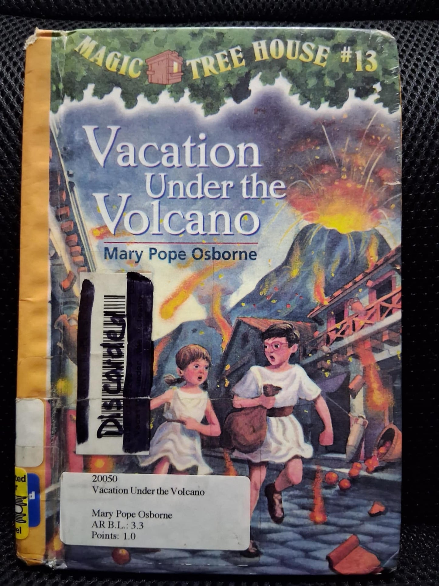 Magic Tree House #13: Vacation Under The Volcano
